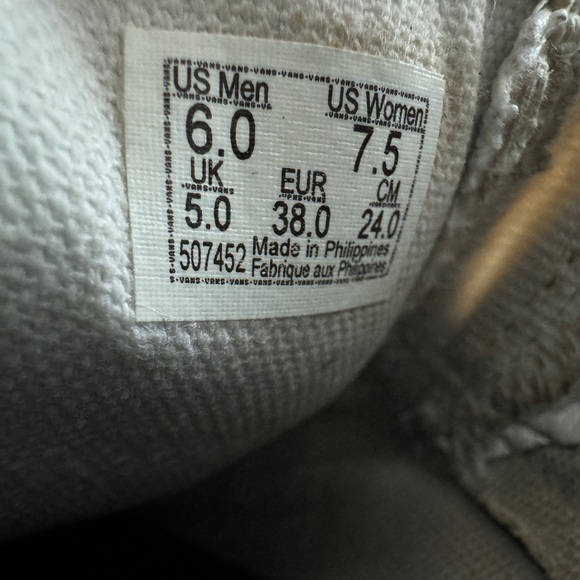 Vans white perforated slip on sneakers men’s 6 women’s 7.5 - Picture 6 of 7